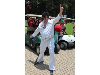 Robbie Weir doing a whole lotta shaking!