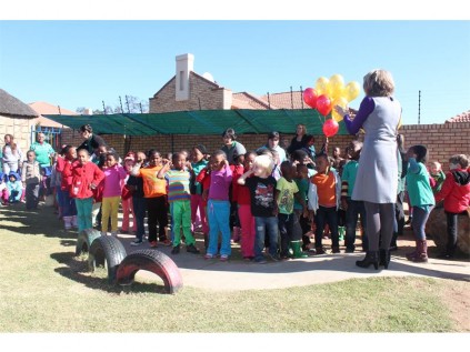 All the children of Treasure Tots were excited to receive their balloon to be released into the sky.
