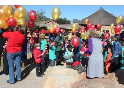 Each child received a balloon and after they prayed, they let go their balloons and sang a children's Christian  song.