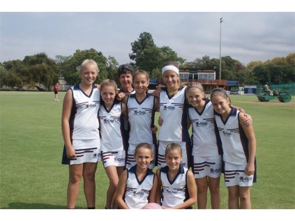 Laerskool Orion se ster o.11A netbalspan het ‘n derde plek by die Super 12 Finaal by Tukkies behaal. Baie geluk aan die afrigter Me. L. Jordaan en die wenspan. Voorwaar ‘n span wat speel om te wen! Voor: Kyla Badenhorst, Izelle Oosthuizen. Agter: Schazelle Roux, Jenna Smith, Me. L. Jordaan (afrigter), Alexis Terry, Anisha Jordaan, Daniella Fernandez, Charelizé Bezuidenhout.