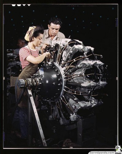 Women are trained as engine mechanics in thorough Douglas training methods, Douglas Aircraft Company, Long Beach, Calif. 1942 Oct. photographer: Palmer, Alfred T.