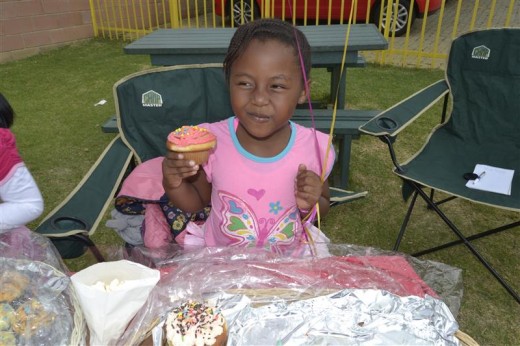 Asanda Sigwebela sold some yummy home made cupcakes