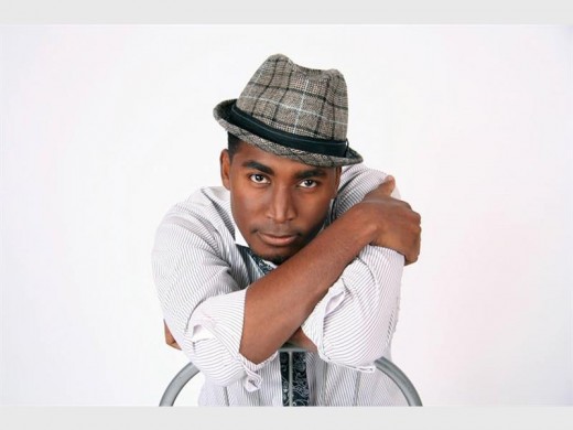 DINAMIES EN VEELSYDIG: Emo Adams and Band gaan jou lagspiere prikkel.