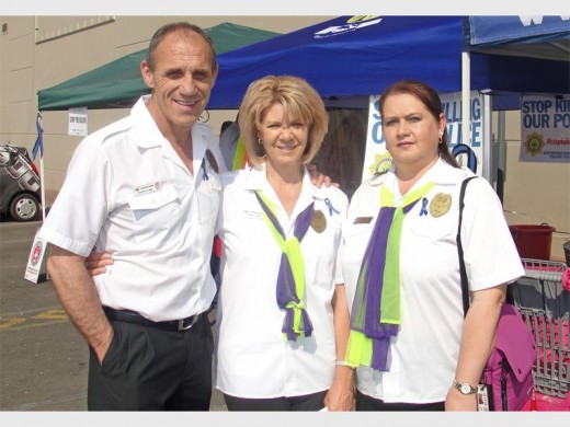 PRAYING FOR POLICE SAFETY: Chaplains Patrick de Wet, Lynette de Wet and Gerta Coetzee Oosthuizen.