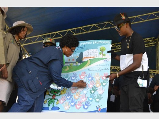 THE PLEDGE: Ekurhuleni Member of the Mayoral Committee for Environment Resource Management Clr Ndosi Shongwe signs the Clean City Campaign pledge.