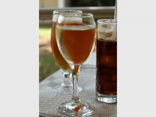 16 Februarie WYNLIEFHEBBERS: Die NG Kerk Alberton Wes nooi alle sakemense na hul wynveiling op Donderdag, 16 Maart, by Alberante BMW (tyd sal bevestig word).Vir meer inligting, kontak gerus vir ds Deon Louw 076 693 3670.